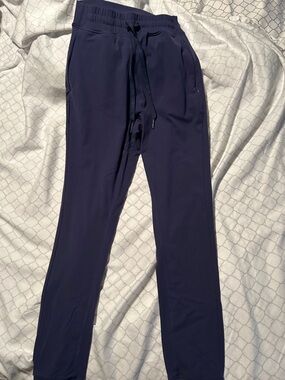 Buffbunny Joggers Size S